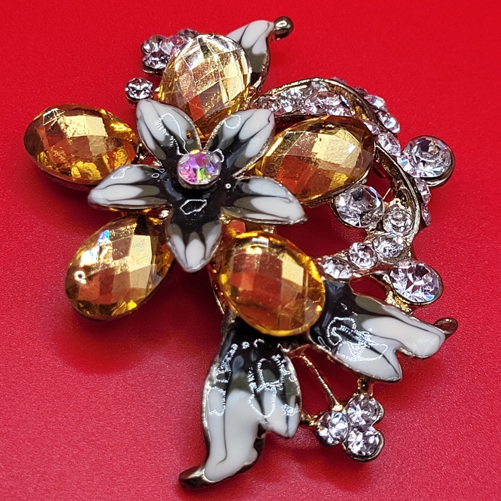 Flower Pattern Vintage White and Orange Rhinestones Brooch Pin